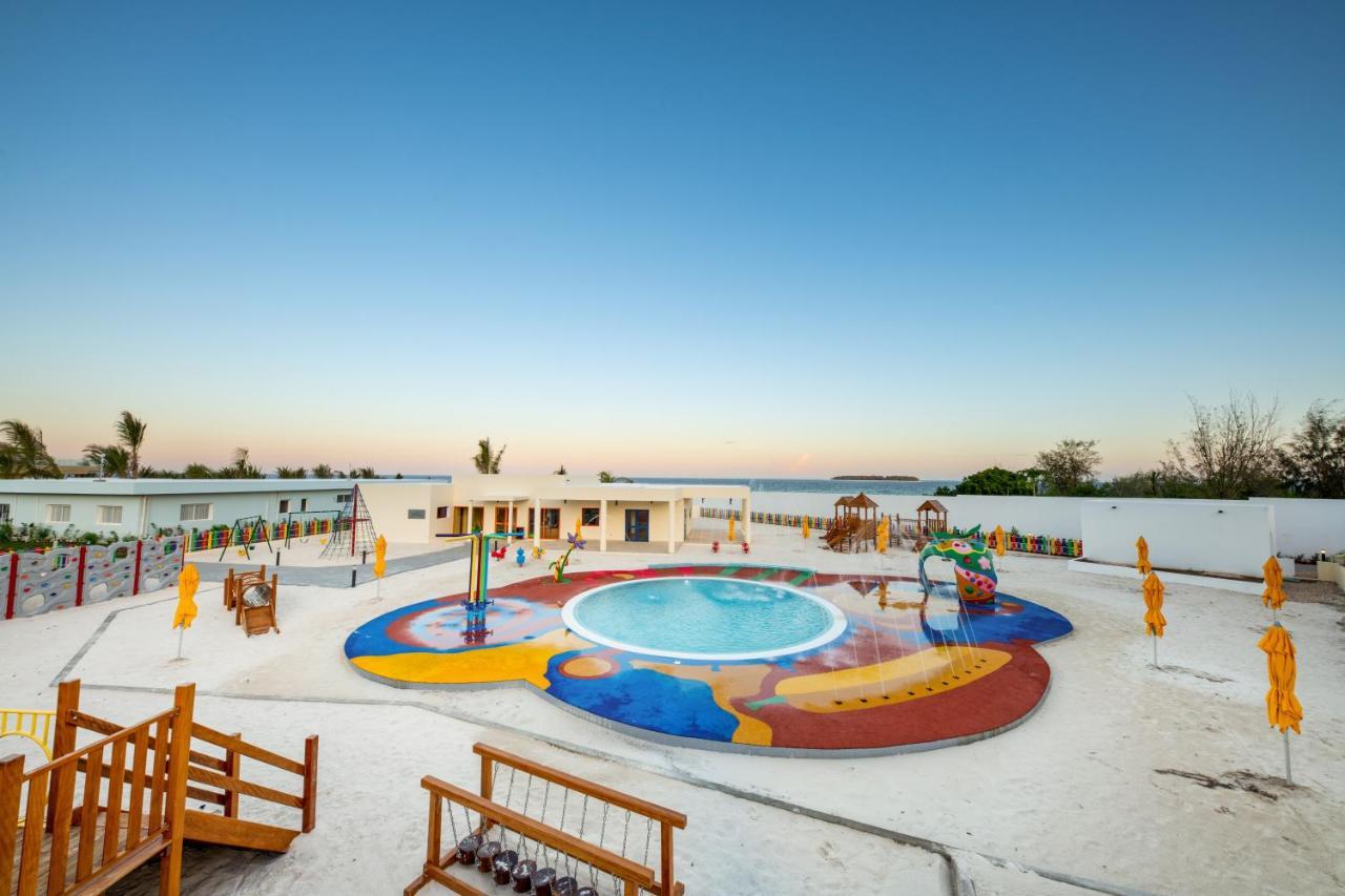 Готель The Mora Zanzibar Матемве Екстер'єр фото The resort's water park